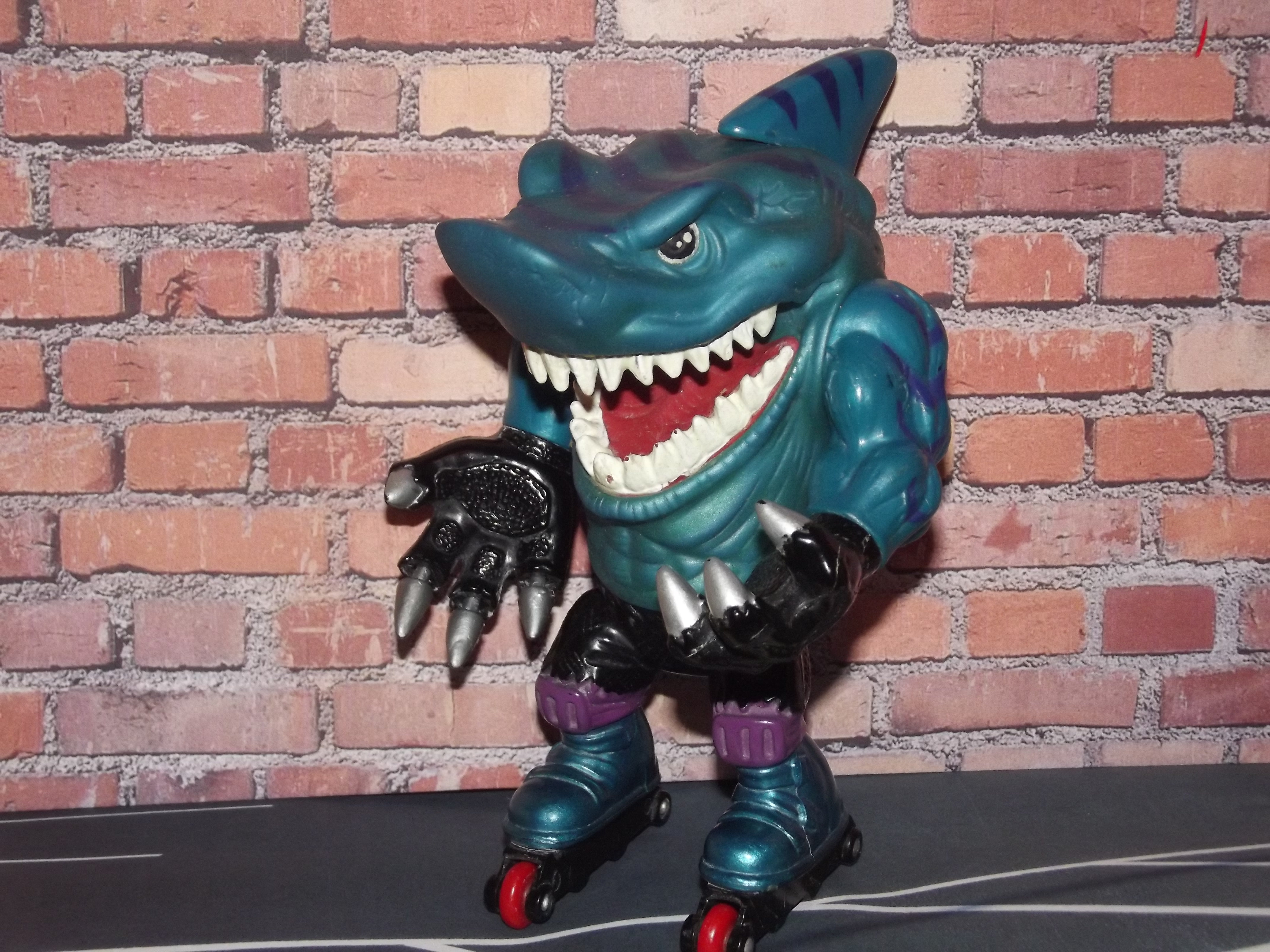 Shark toy, Retro toys 90s Toys | 90s toys, Toy street, Shark to...